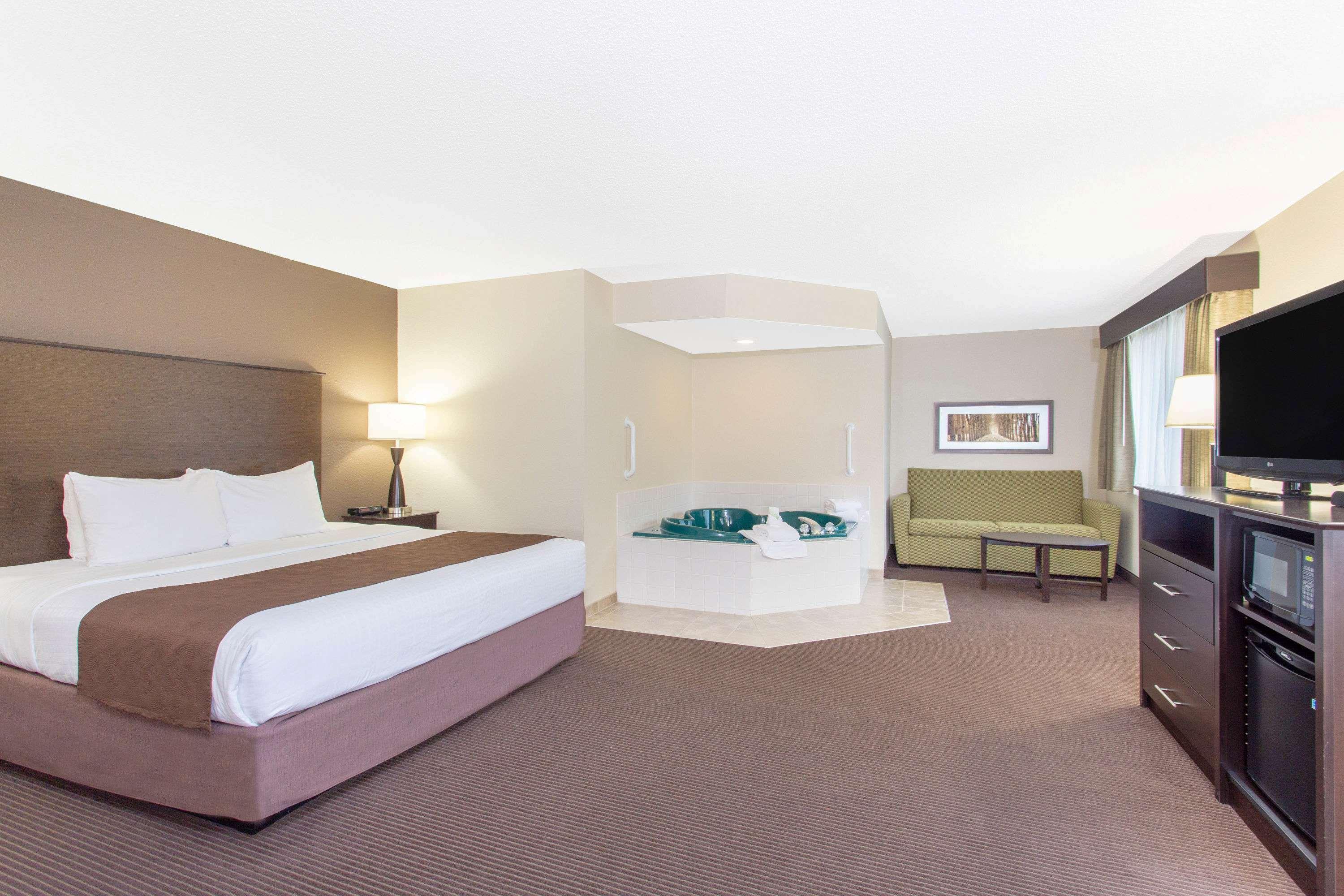 Americinn By Wyndham Rhinelander Ngoại thất bức ảnh