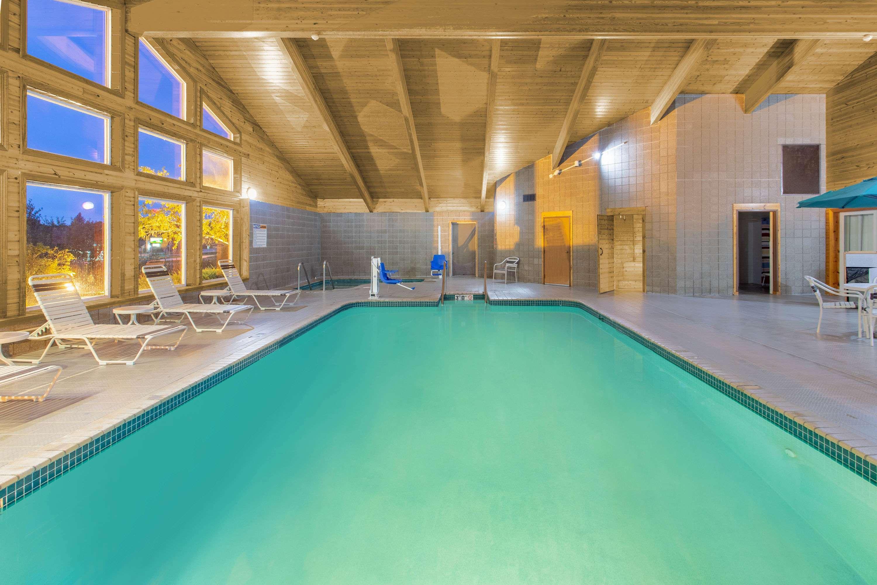 Americinn By Wyndham Rhinelander Ngoại thất bức ảnh