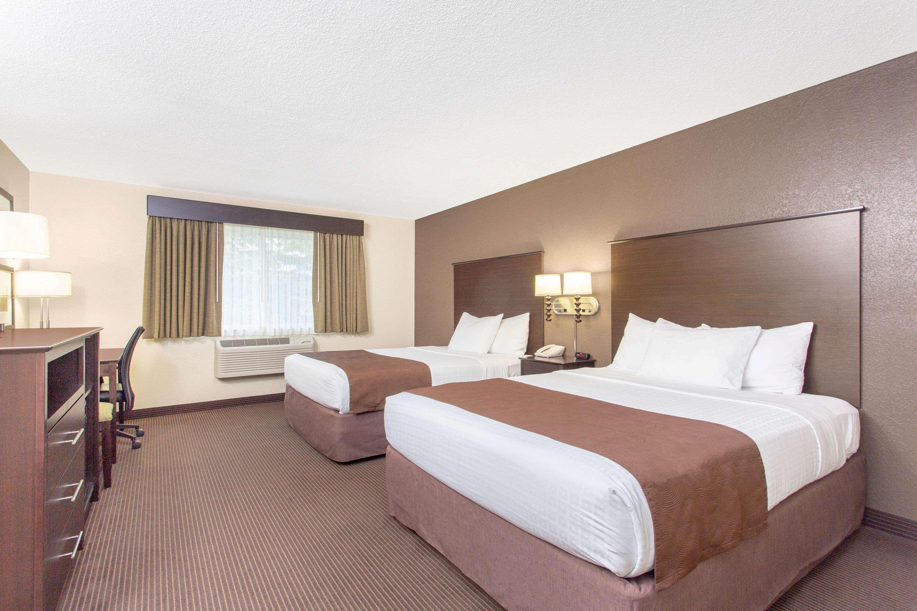 Americinn By Wyndham Rhinelander Ngoại thất bức ảnh